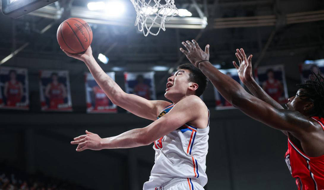 新疆男篮士气高涨,目标前进一步的简单介绍 新疆男篮士气高涨,目标前进一步的简单介绍