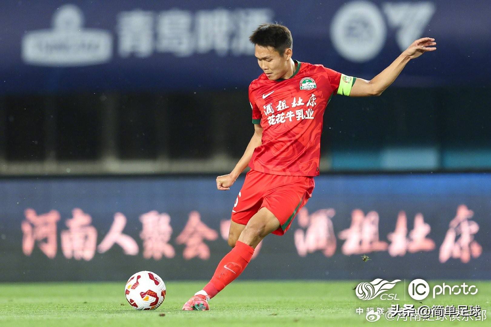 关于河南队球员在比赛中表现出色,取得惊人胜利的信息 关于河南队球员在比赛中表现出色,取得惊人胜利的信息