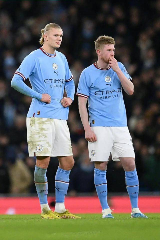 曼城中场德布劳内多次助攻,展现出色发挥 曼城中场德布劳内多次助攻,展现出色发挥