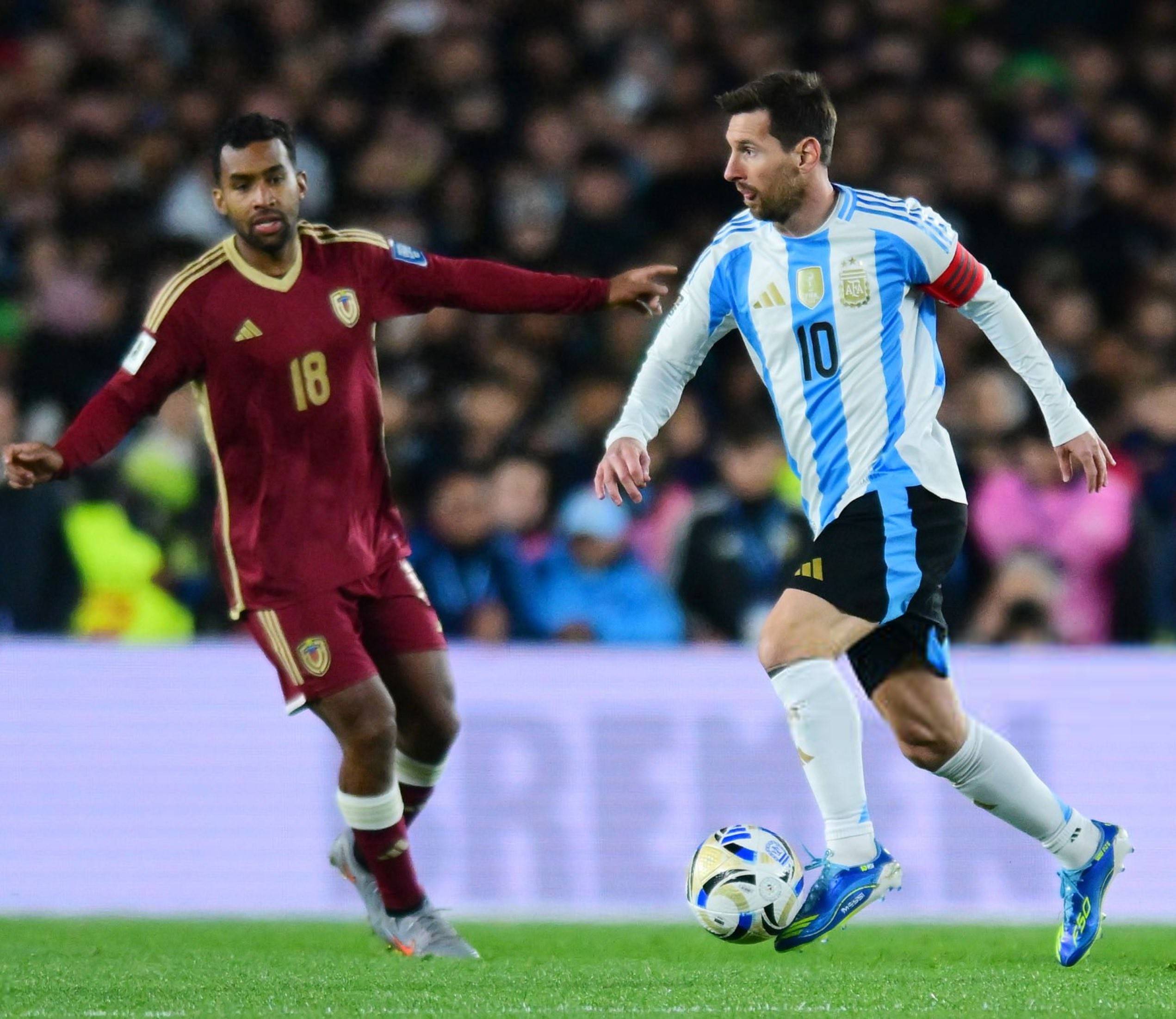 梅西在巴萨重回正轨，领队取得连胜