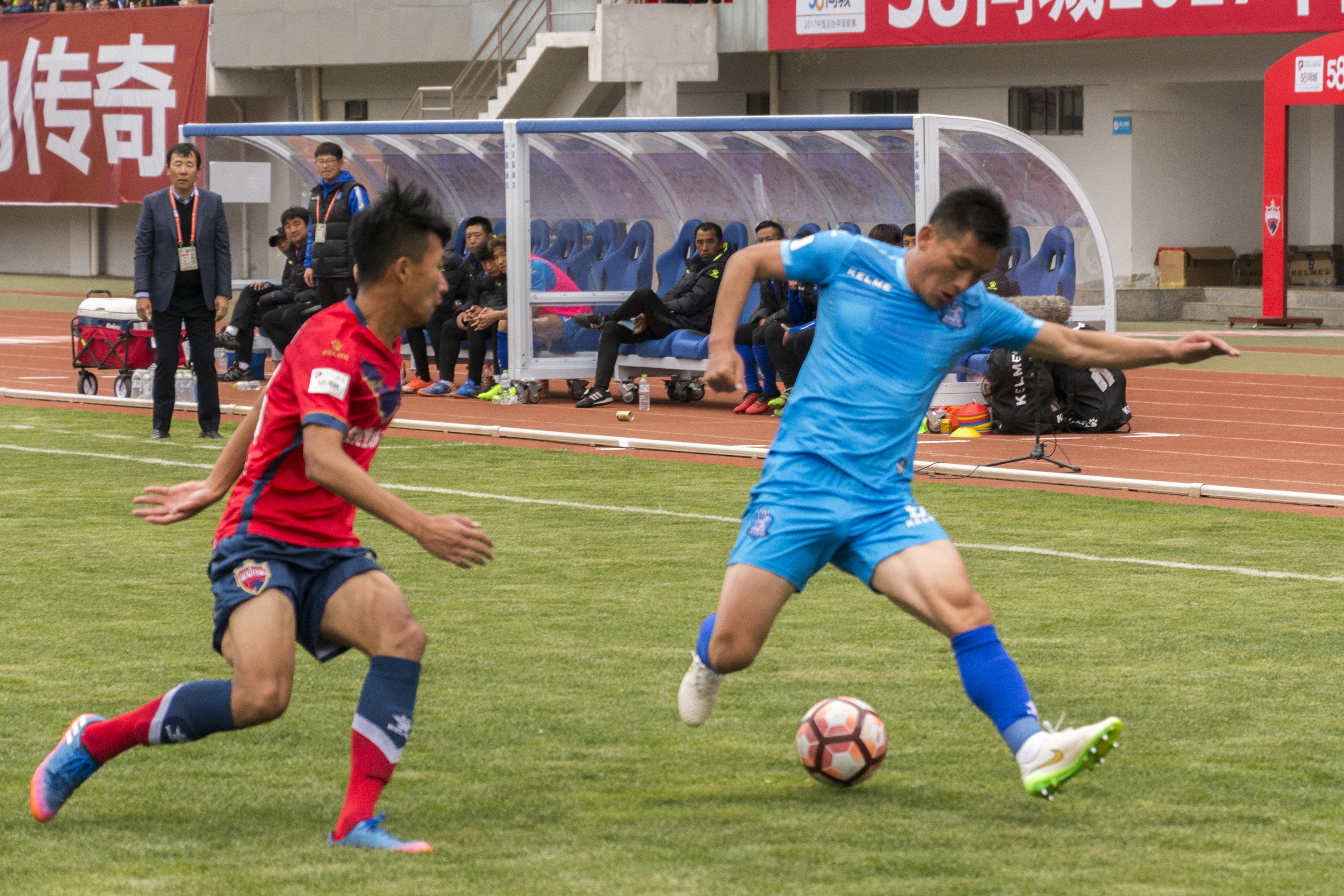 包含郑州建业主场不敌河北华夏，遭遇两连败的词条