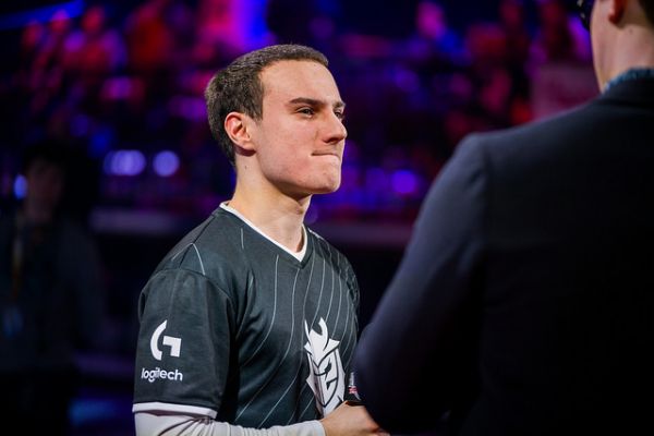 包含FNC强势TES，Perkz绝境逆转的词条