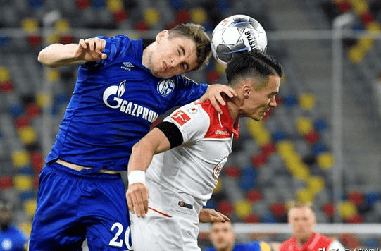 关于沙尔克04在客场不敌多特蒙德，保级形势严峻的信息