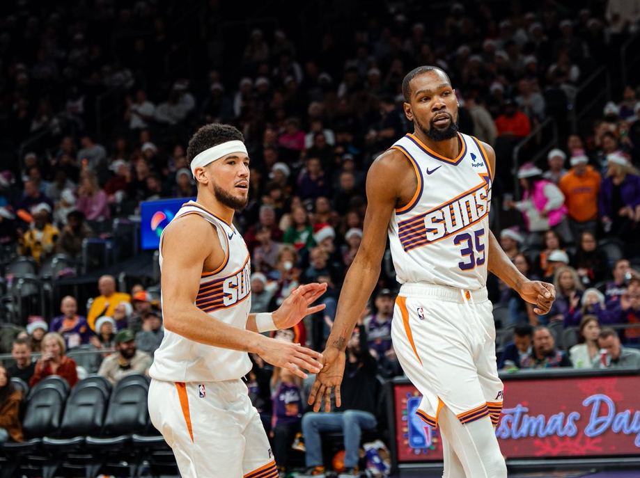 鹈鹕碾压快船，布克刷新纪录