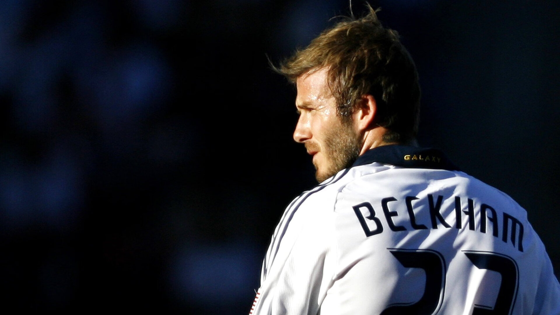 夜幕下的钢铁防线,莱奥如何用防守艺术点燃F1新赛季揭幕战