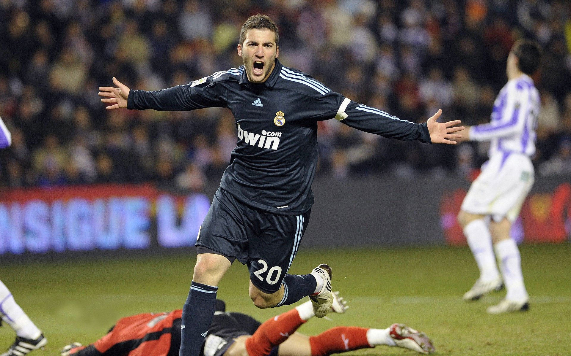 巴尔韦德防守端锁死对手，尼日利亚一波带走阿森纳，战术纪律与冲击力的完美结合