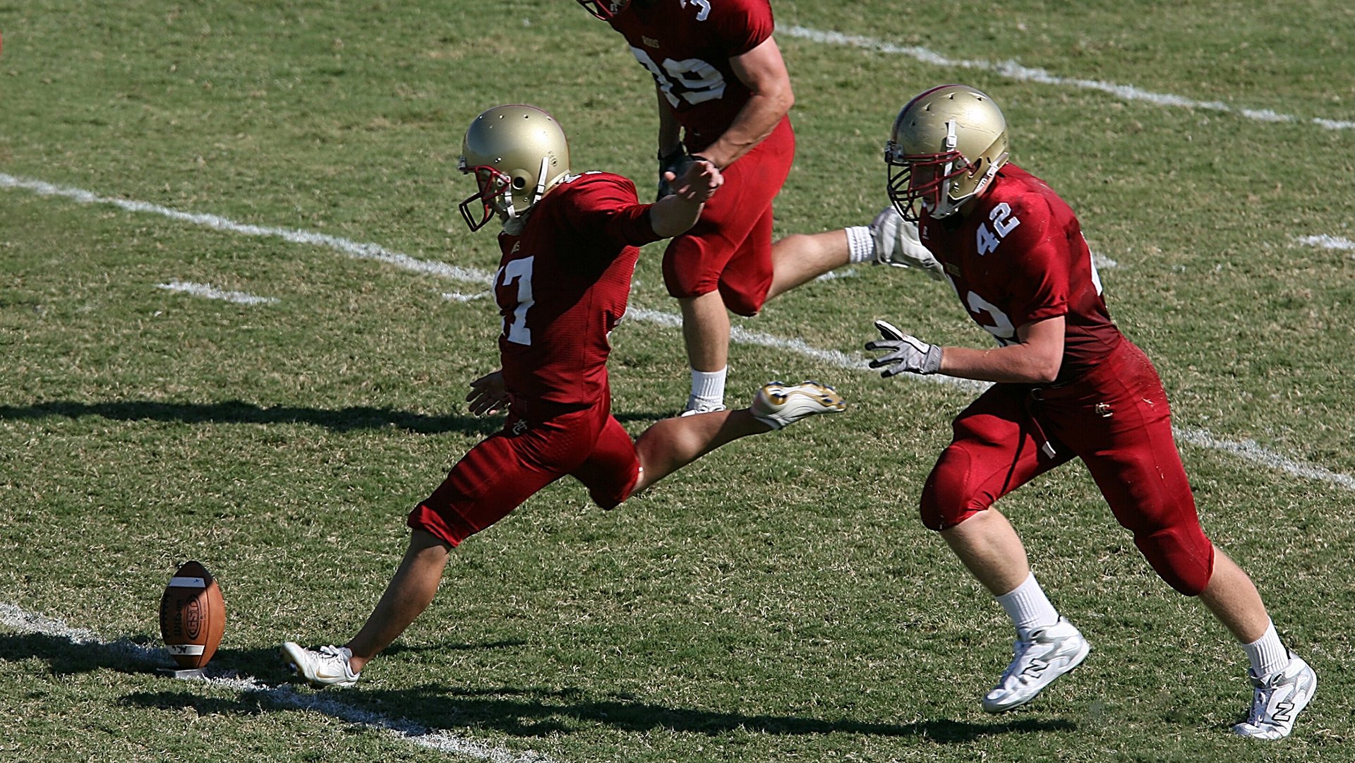 英超争冠焦点战，牙买加完胜瑞士的战术启示